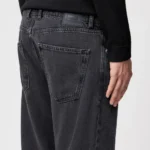 Jeans mit weitem Beinverlauf in Black Denim g