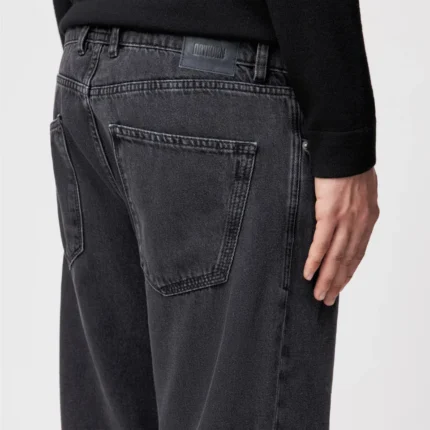 Jeans mit weitem Beinverlauf in Black Denim g