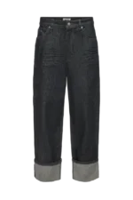 Tapered Jeans in Raw Denim Look